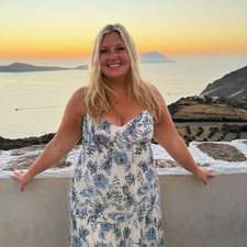 Emily Lyons