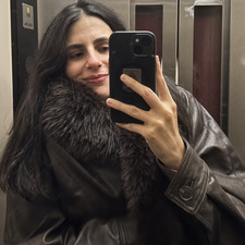 María