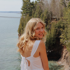 Alli Larson