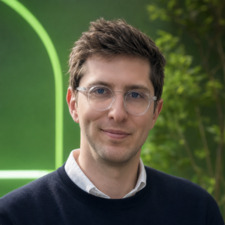 André