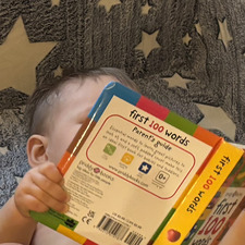 peter reads