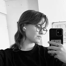Amber Post