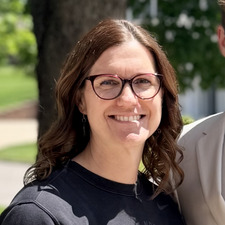 Nikki Helm