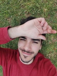 Tomás