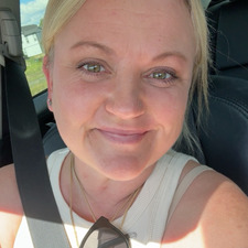 Suzi S.