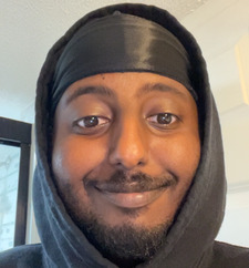 Mo