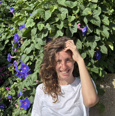 María