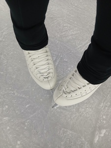 Claire ⛸️