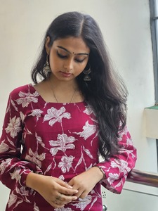 Riya (⁠๑⁠¯⁠◡⁠¯⁠๑⁠)