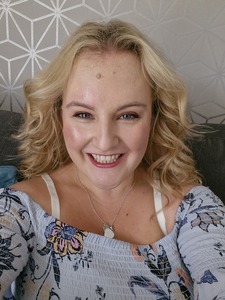 Sophie Lyons