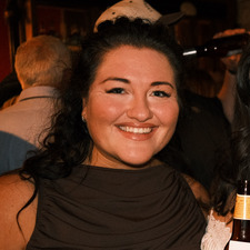 Gabby Kahn