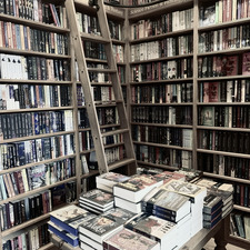 lostinbetweenbooks