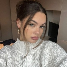 sofie ⋆⭒˚.⋆
