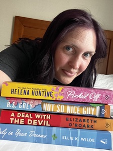 Rae Shell Reads