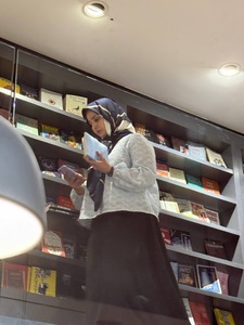 Zohreh Avatefi hafez