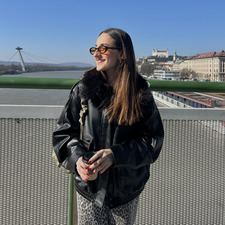 María