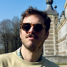 André