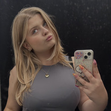 Suzi