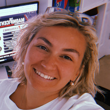 Chloe John