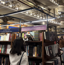 Euge con libros
