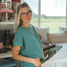 Gloria’s bookshelf 