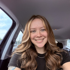 Alyssa (readingwithlys)