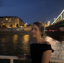 júlia
