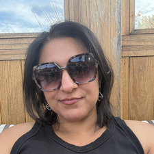 Neena_reads