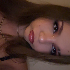 Vivien ུ ❃۪  