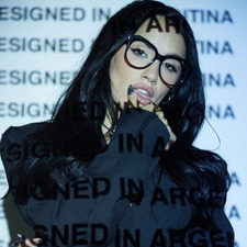 ⋆ Delfita