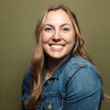 Caryn R